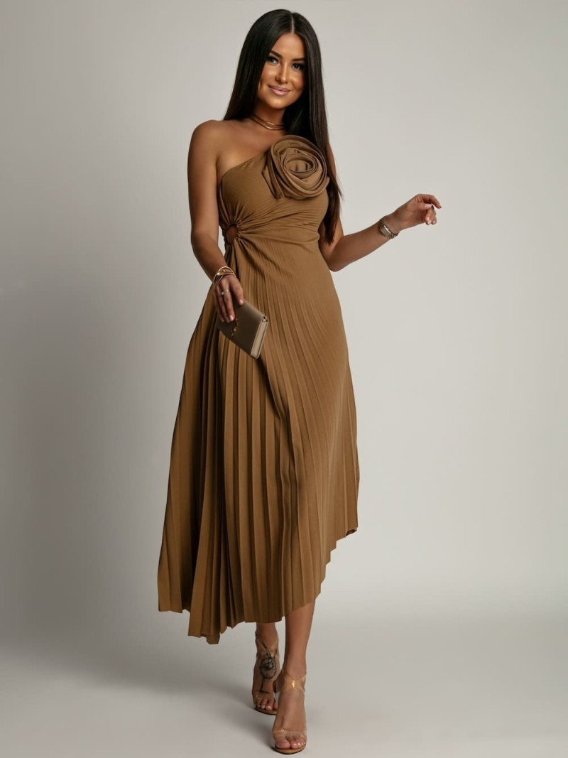 Elegant pleated dress with a caramel flower AZRHP6987